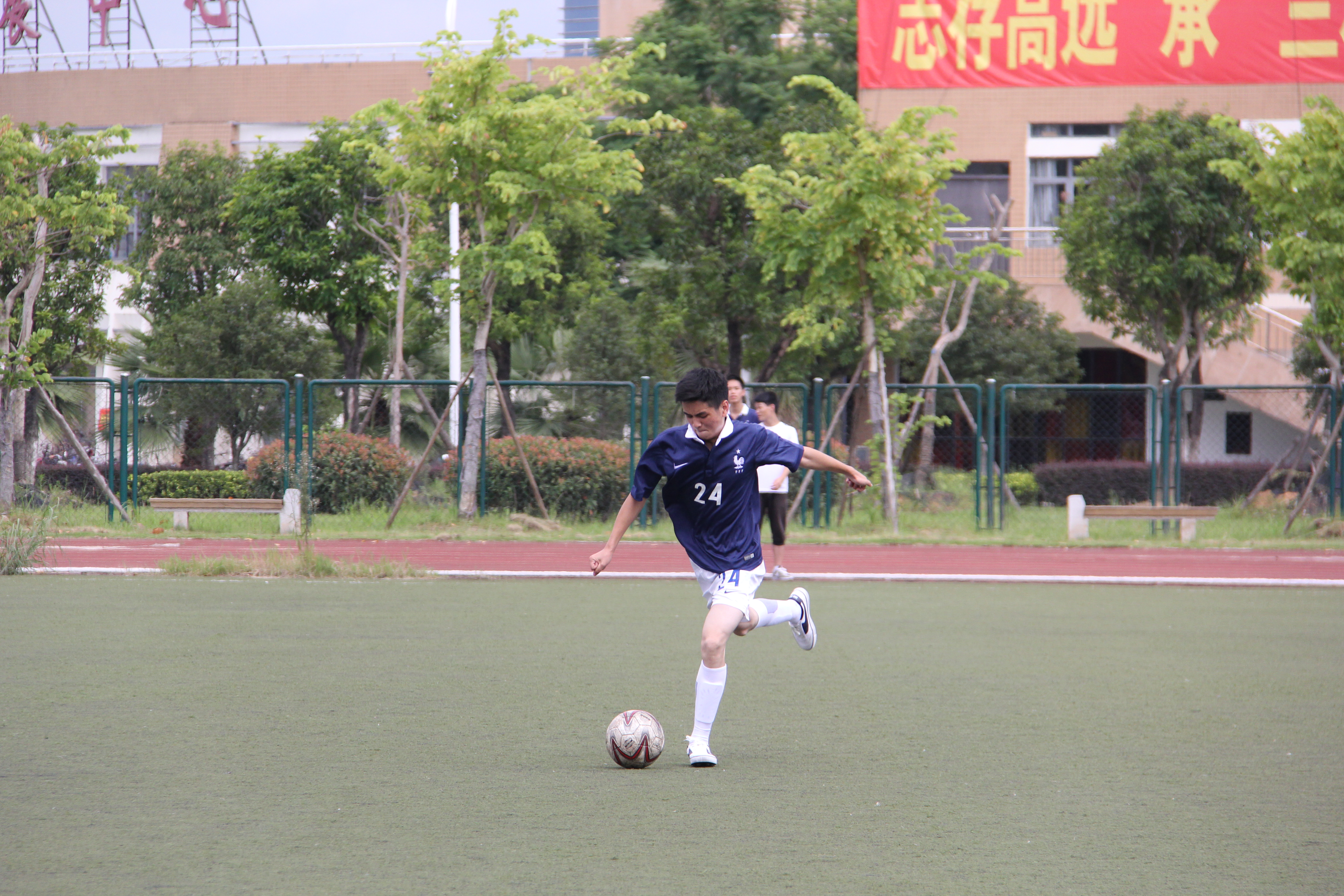 外院球员射门 外院球员射门